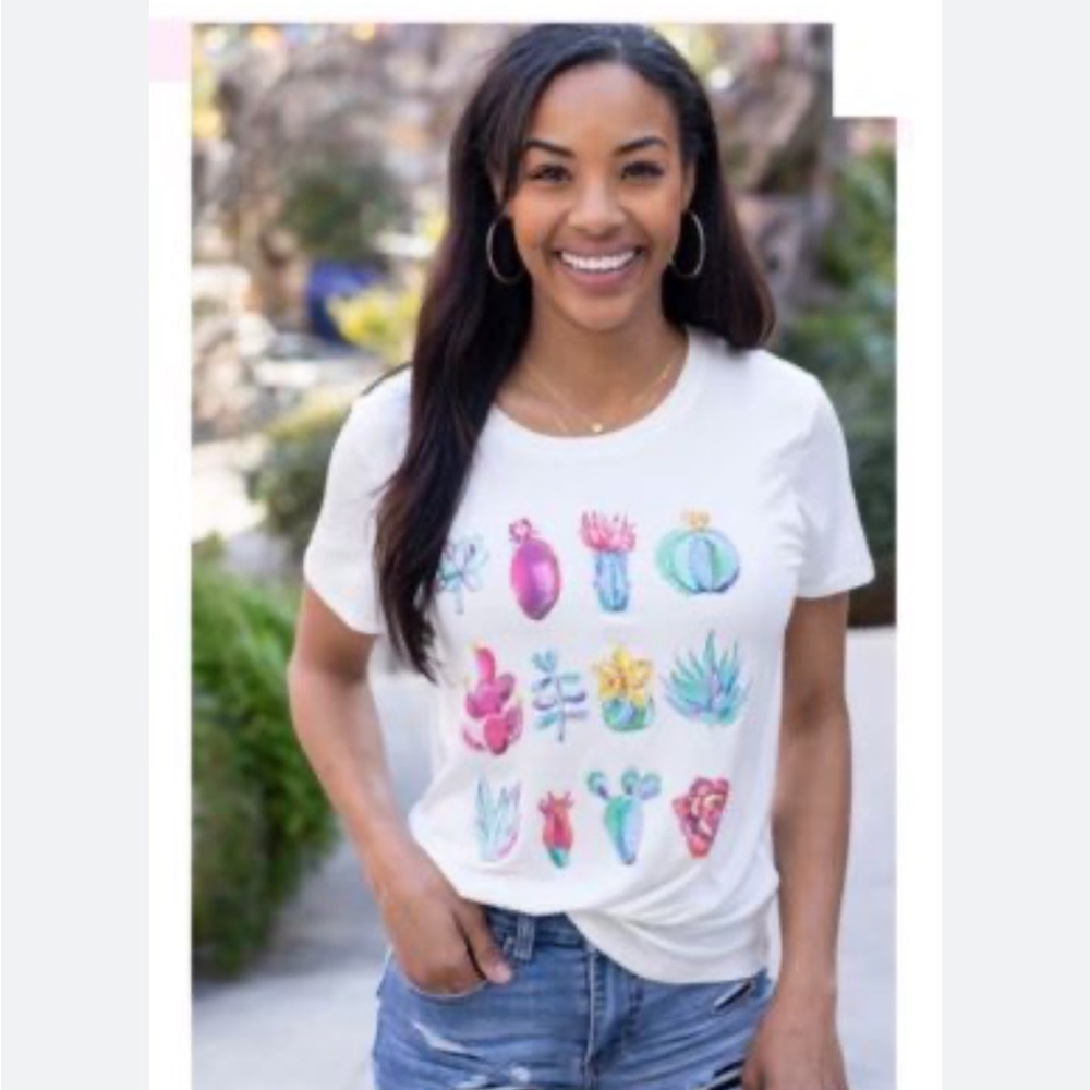 NWT Grace & Lace Perfect Crew Neck Graphic Tee Size M